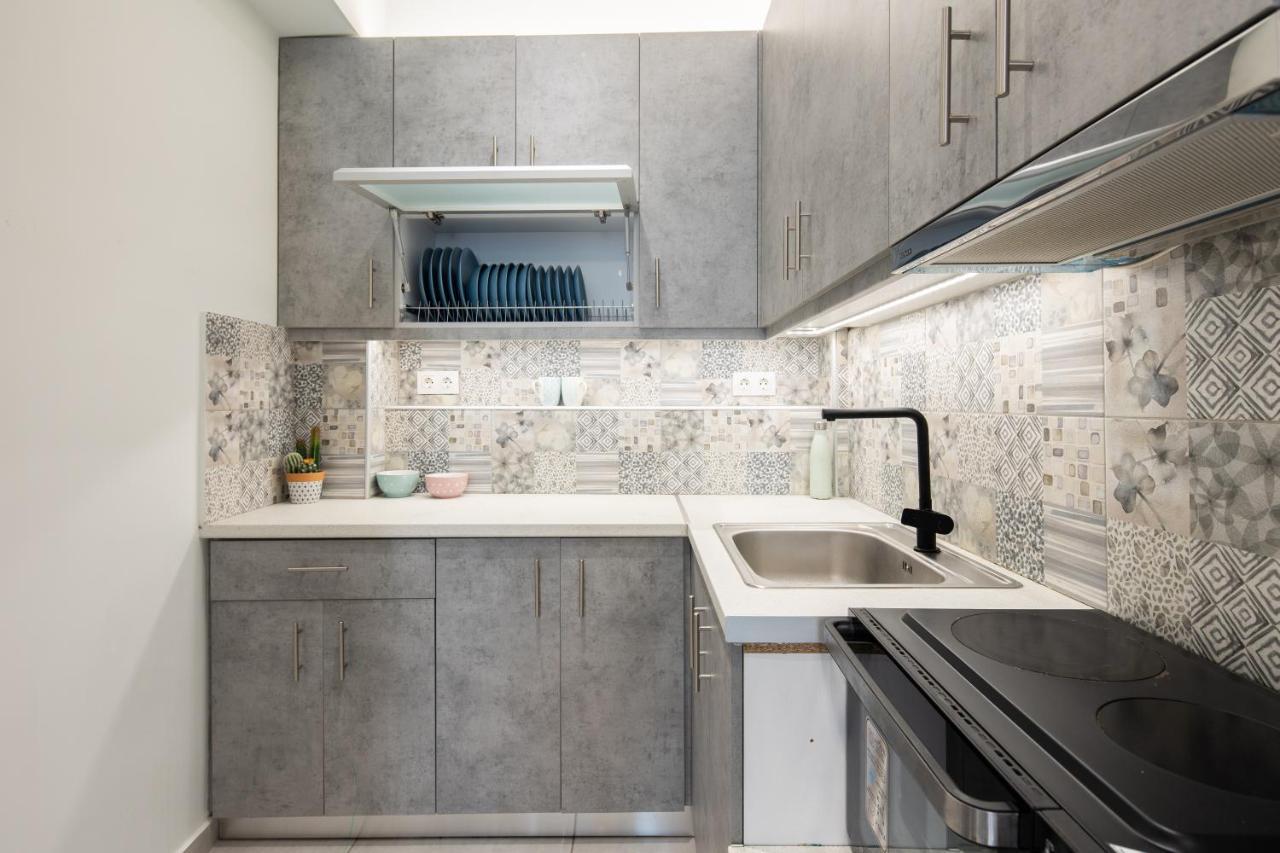 Newly Renovated Cozy Studio Downtown Афины Экстерьер фото